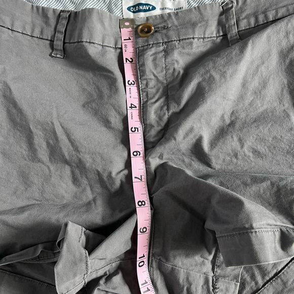 Old Navy Gray Everyday Short Size 12 - Picture 5 of 7